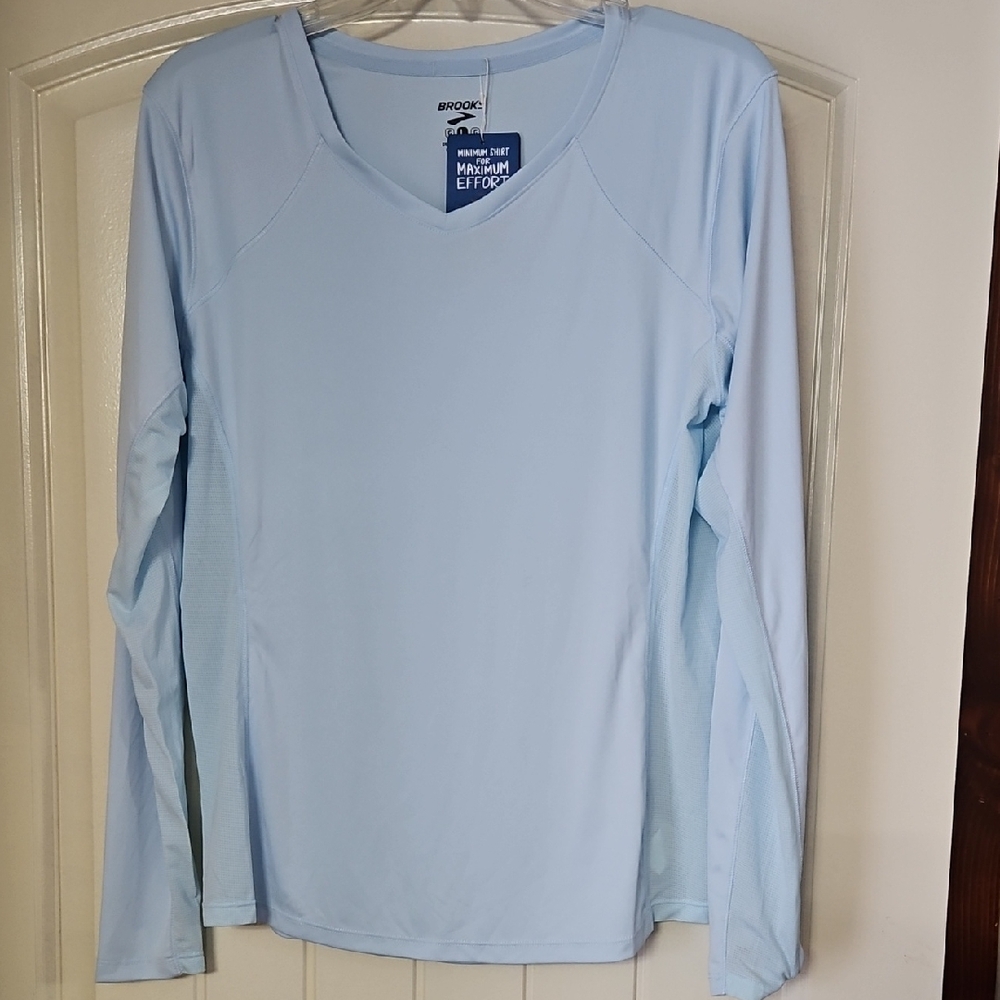 NWT ATHLETIC TOP